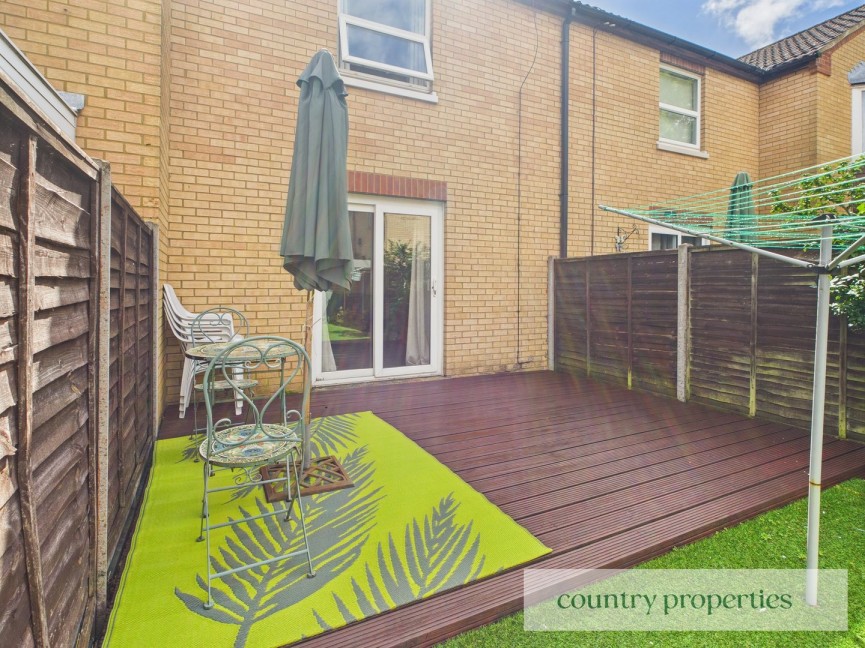 2 bedroom House for Sale Bassingburn Walk, Welwyn Garden City, Hertfordshire