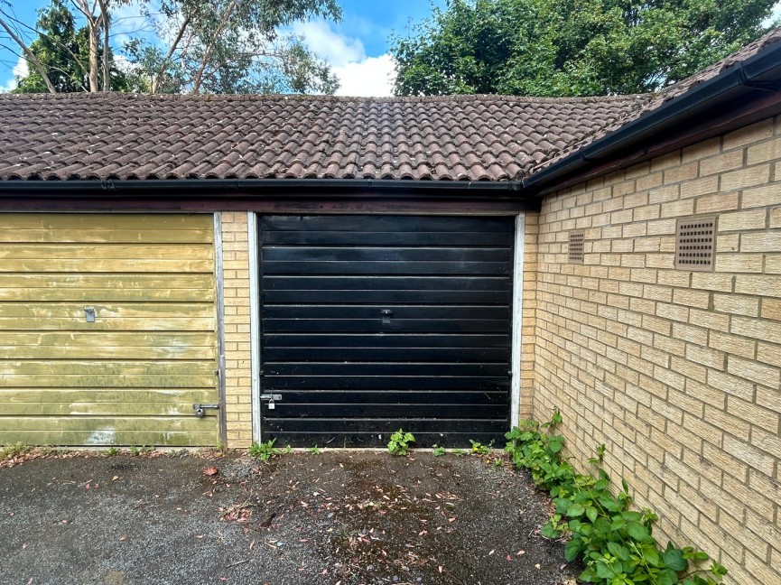 2 bedroom House for Sale Bassingburn Walk, Welwyn Garden City, Hertfordshire