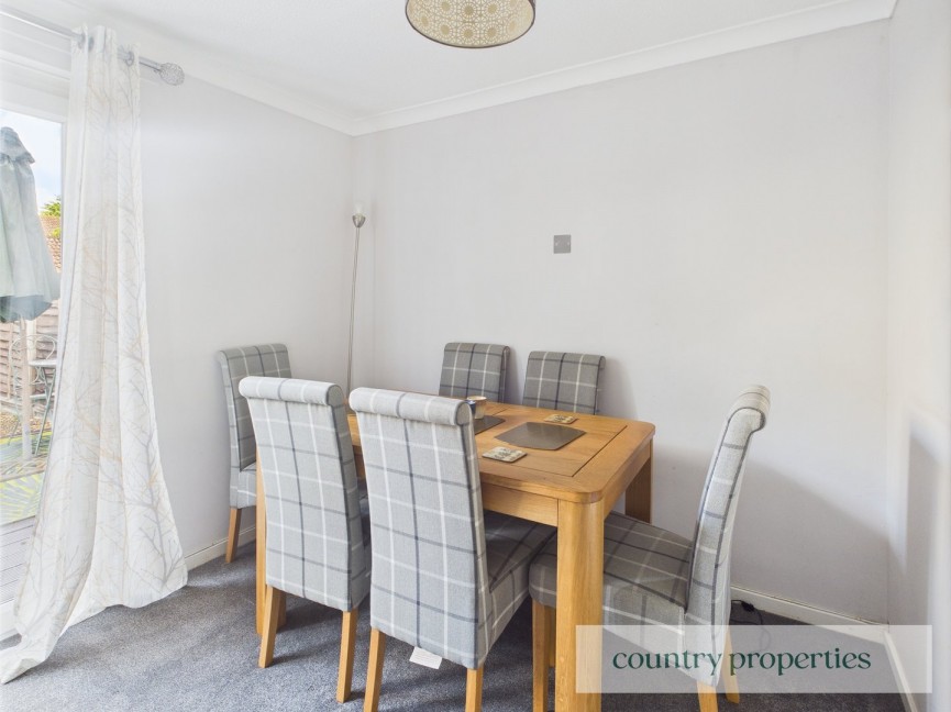 2 bedroom House for Sale Bassingburn Walk, Welwyn Garden City, Hertfordshire
