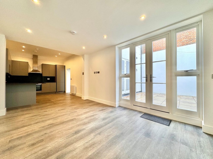 1 bedroom Flat for Letting High Street, Baldock, Hertfordshire