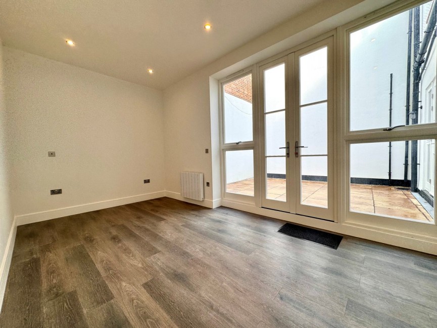 1 bedroom Flat for Letting High Street, Baldock, Hertfordshire