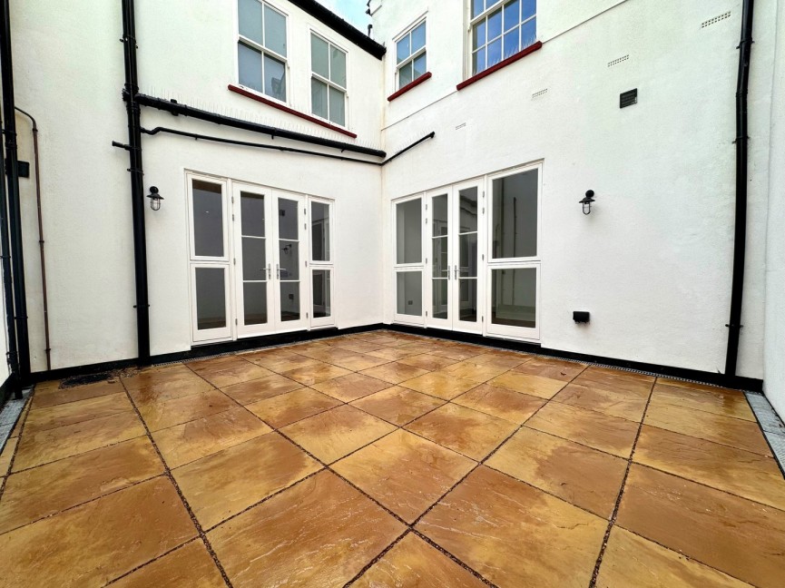 1 bedroom Flat for Letting High Street, Baldock, Hertfordshire