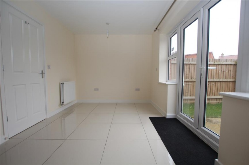 3 bedroom House for Letting Venus Avenue, Biggleswade, Bedfordshire