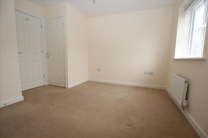 3 bedroom House for Letting Venus Avenue, Biggleswade, Bedfordshire