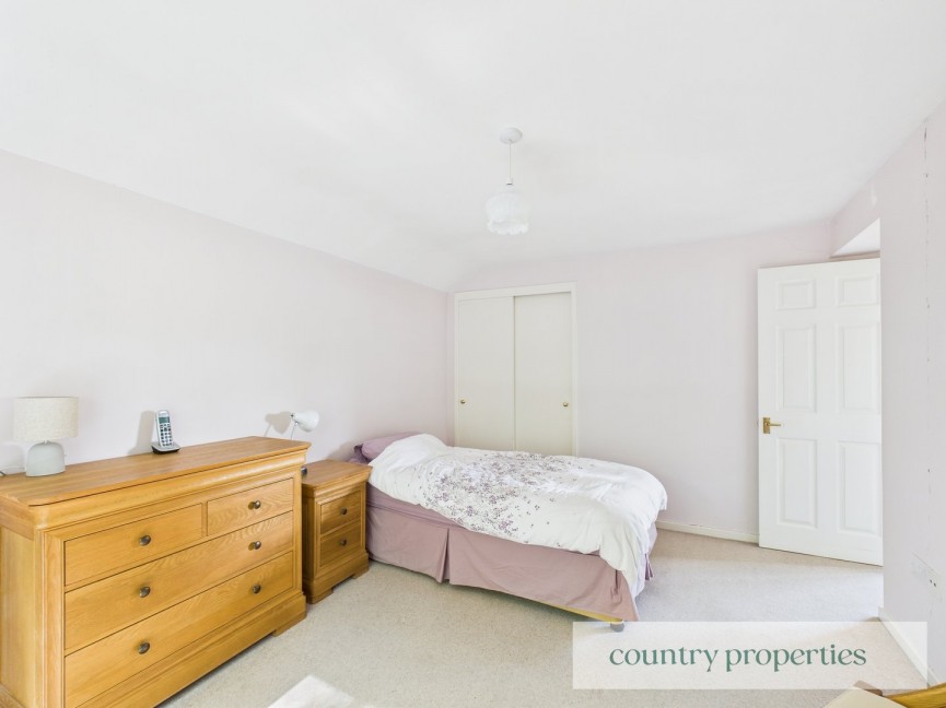 3 bedroom House for Sale Crossway, WELWYN GARDEN CITY, Hertfordshire