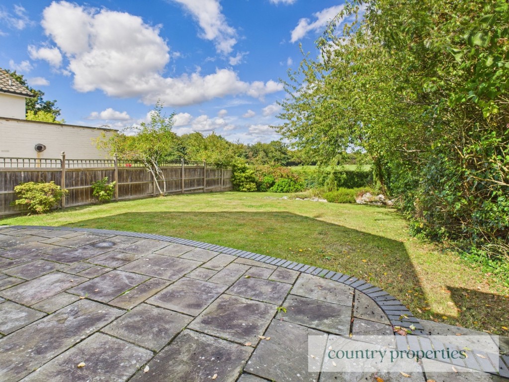 Crossway, WELWYN GARDEN CITY, Hertfordshire