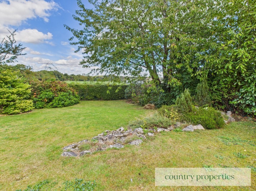 3 bedroom House for Sale Crossway, WELWYN GARDEN CITY, Hertfordshire