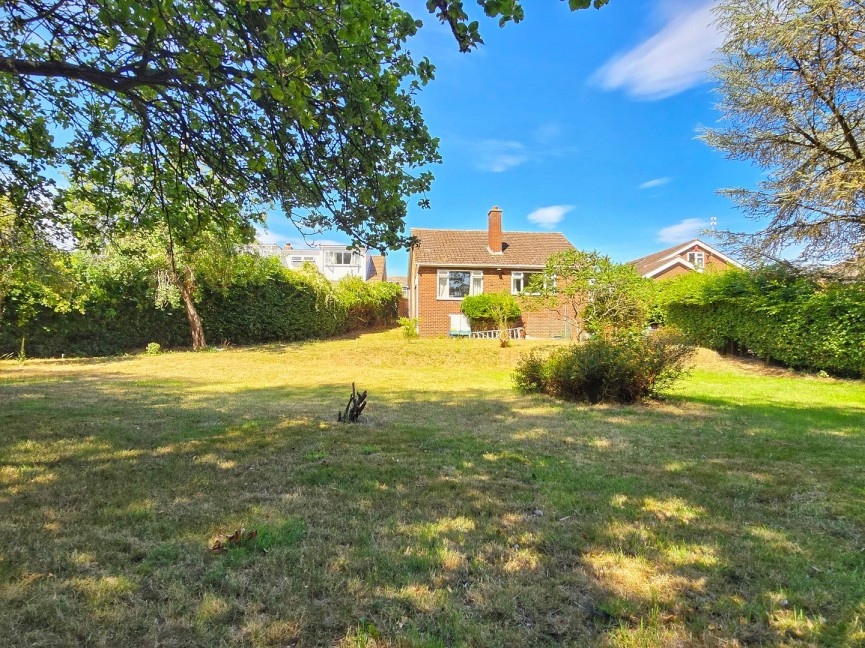 2 bedroom Bungalow for Sale Ampthill, Bedfordshire
