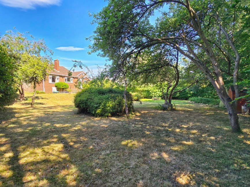 2 bedroom Bungalow for Sale Ampthill, Bedfordshire