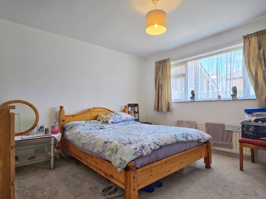 2 bedroom Bungalow for Sale Ampthill, Bedfordshire