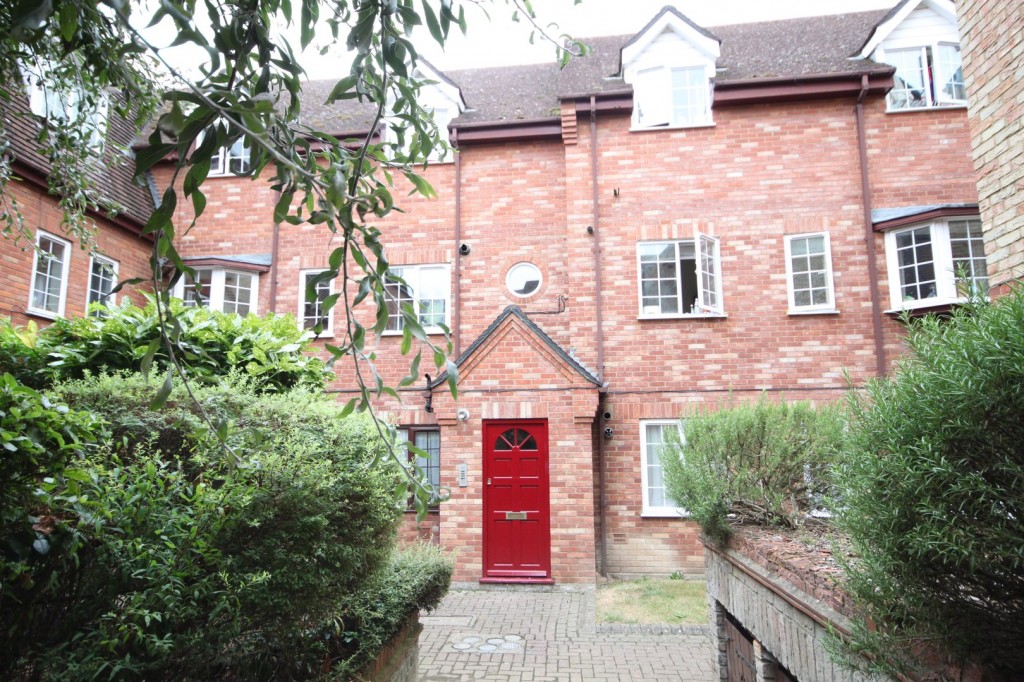 St Francis Court, Shefford, Bedfordshire