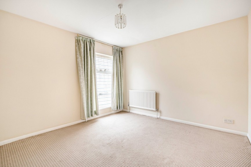4 bedroom Bungalow for Sale The Ryde, Hatfield, Hertfordshire