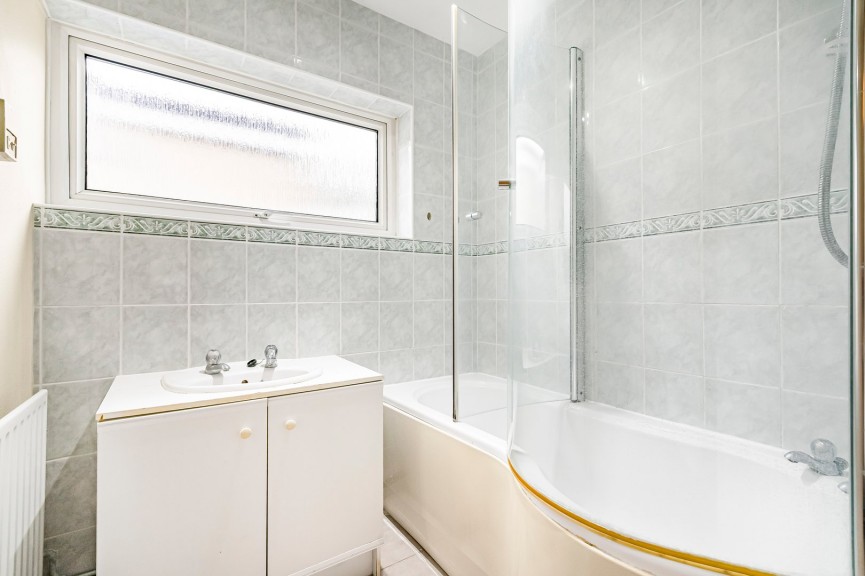 4 bedroom Bungalow for Sale The Ryde, Hatfield, Hertfordshire