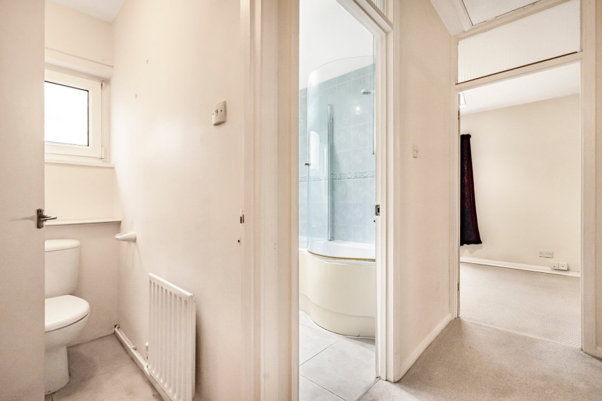 4 bedroom Bungalow for Sale The Ryde, Hatfield, Hertfordshire