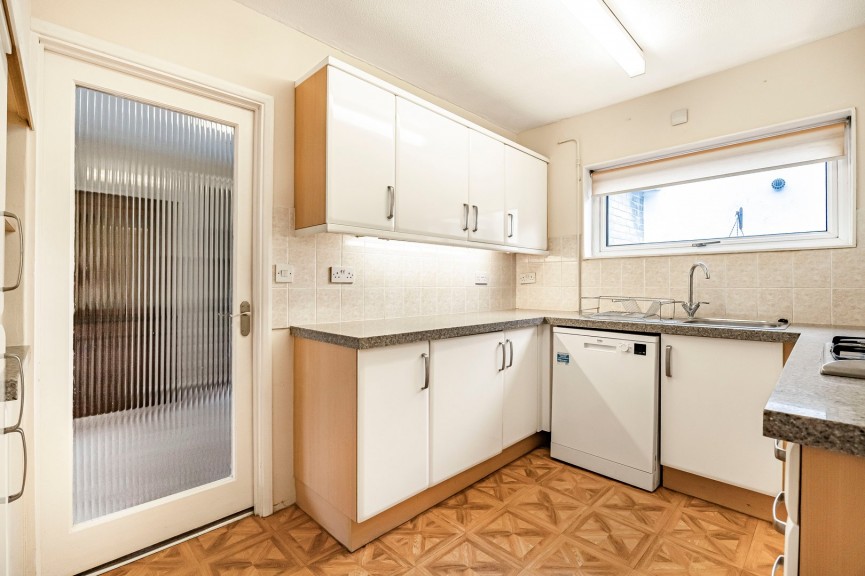 4 bedroom Bungalow for Sale The Ryde, Hatfield, Hertfordshire