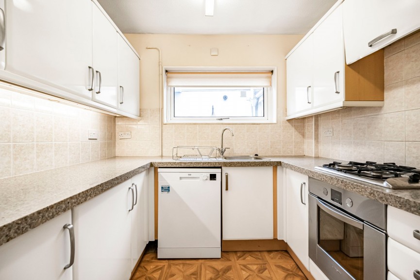 4 bedroom Bungalow for Sale The Ryde, Hatfield, Hertfordshire