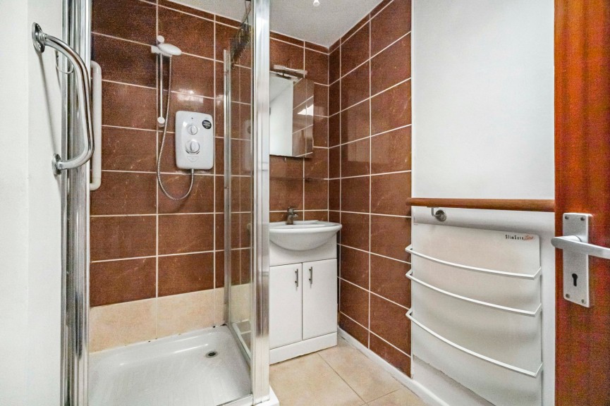 4 bedroom Bungalow for Sale The Ryde, Hatfield, Hertfordshire