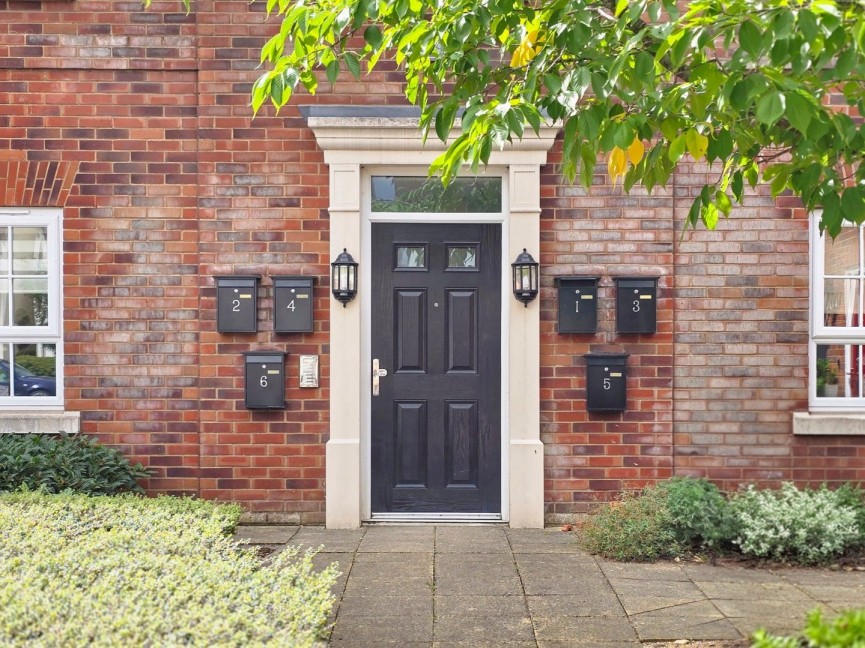 2 bedroom Flat for Sale Ampthill, Bedfordshire