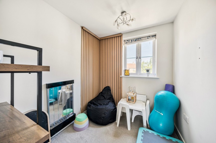 4 bedroom House for Sale Tansy Avenue, Stotfold, Bedfordshire