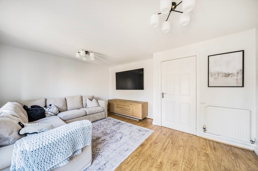 4 bedroom House for Sale Tansy Avenue, Stotfold, Bedfordshire