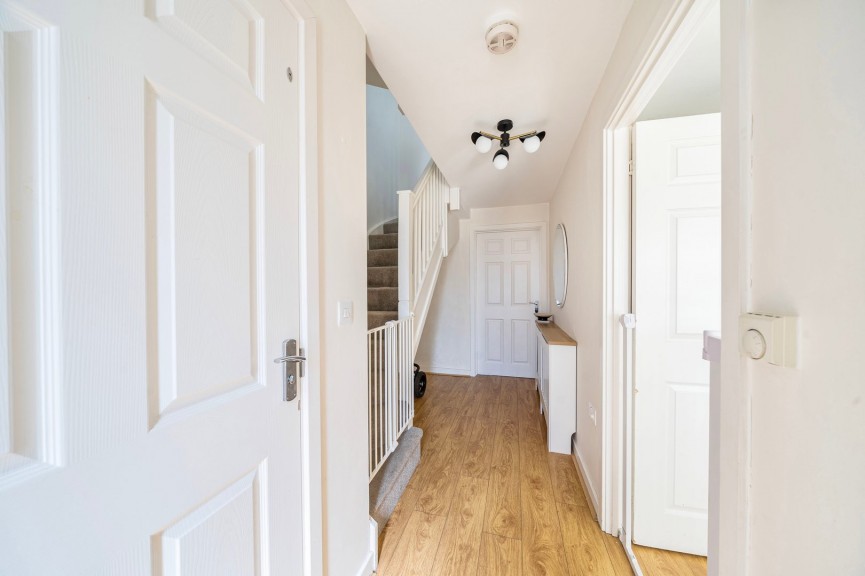 4 bedroom House for Sale Tansy Avenue, Stotfold, Bedfordshire