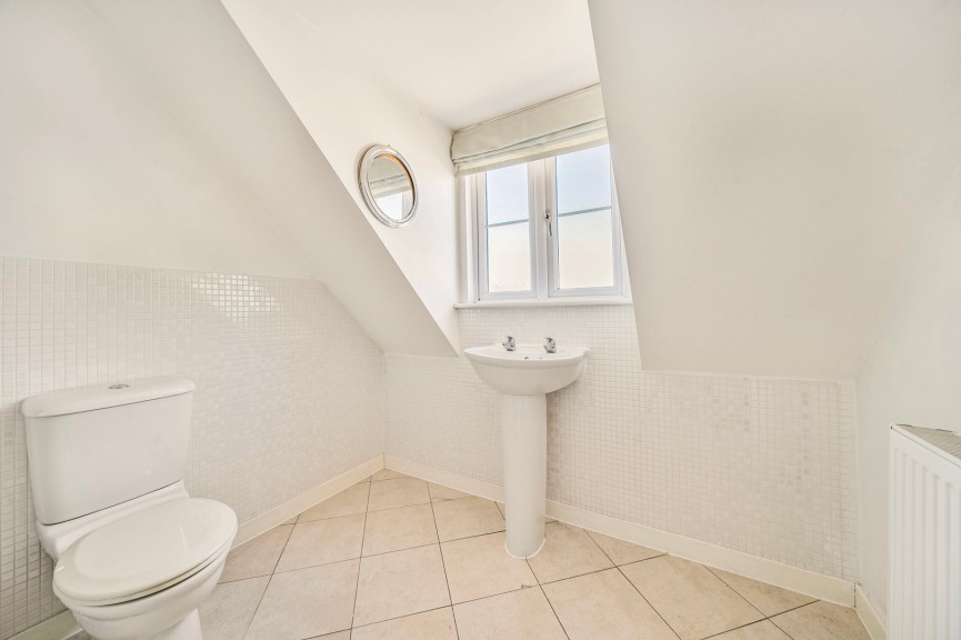4 bedroom House for Sale Tansy Avenue, Stotfold, Bedfordshire