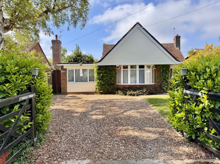 2 bedroom House for Sale High Street, Hinxworth, BALDOCK, Hertfordshire