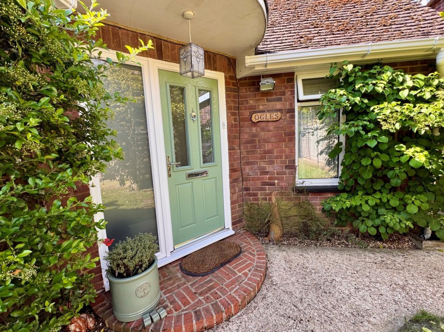 2 bedroom House for Sale High Street, Hinxworth, BALDOCK, Hertfordshire