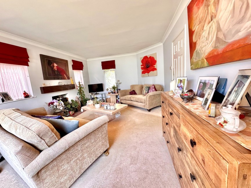 2 bedroom House for Sale High Street, Hinxworth, BALDOCK, Hertfordshire