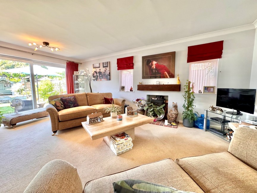 2 bedroom House for Sale High Street, Hinxworth, BALDOCK, Hertfordshire