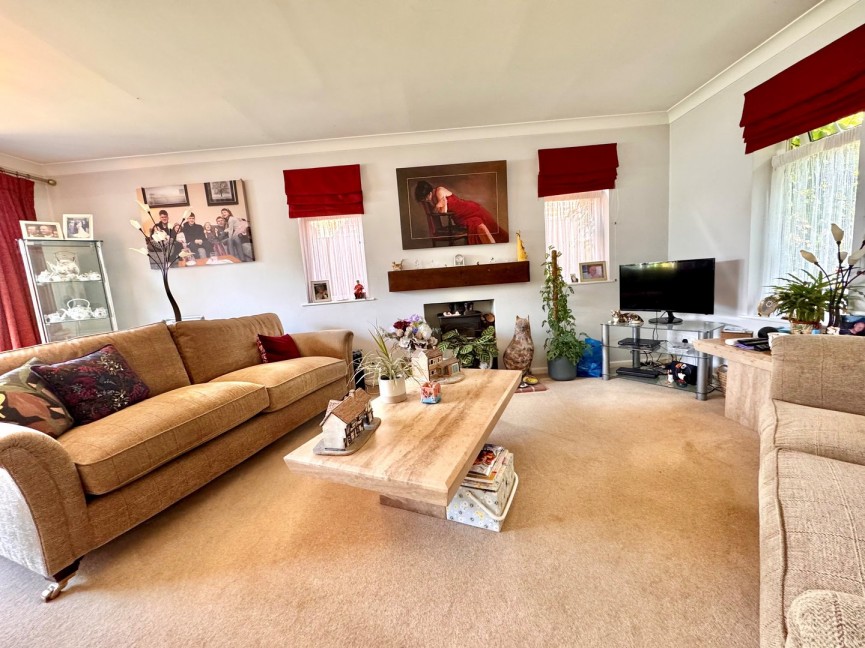 2 bedroom House for Sale High Street, Hinxworth, BALDOCK, Hertfordshire