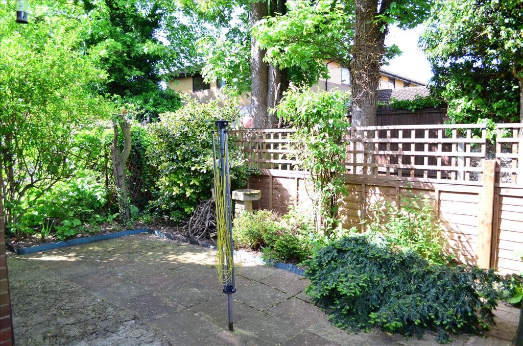 King James Way, Royston
