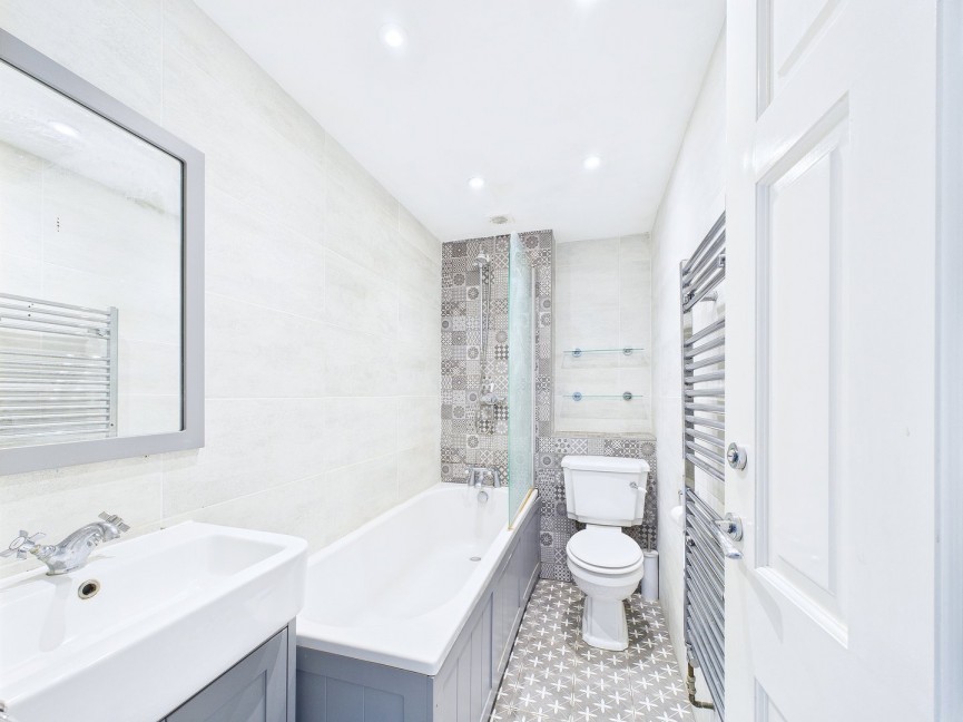 2 bedroom House for Sale Keats Way, Hitchin, Hertfordshire