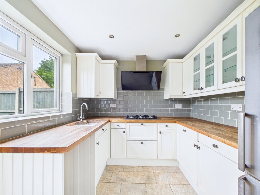 2 bedroom House for Sale Keats Way, Hitchin, Hertfordshire