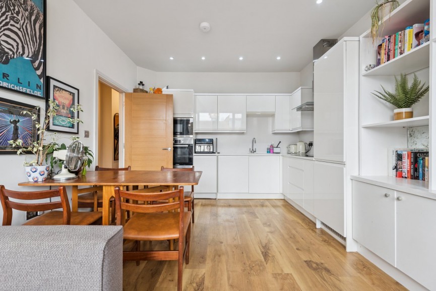 2 bedroom Flat for Sale Brand Street, Hitchin, Hertfordshire