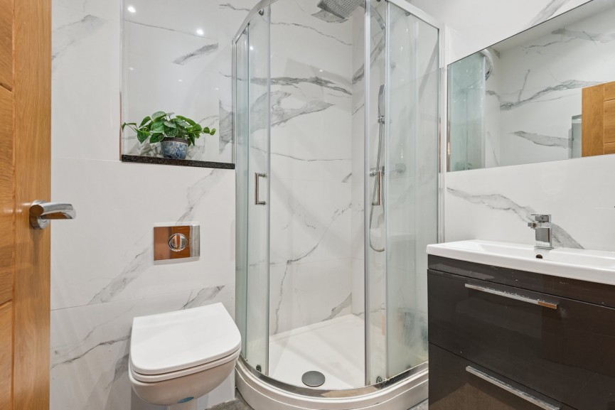 2 bedroom Flat for Sale Brand Street, Hitchin, Hertfordshire