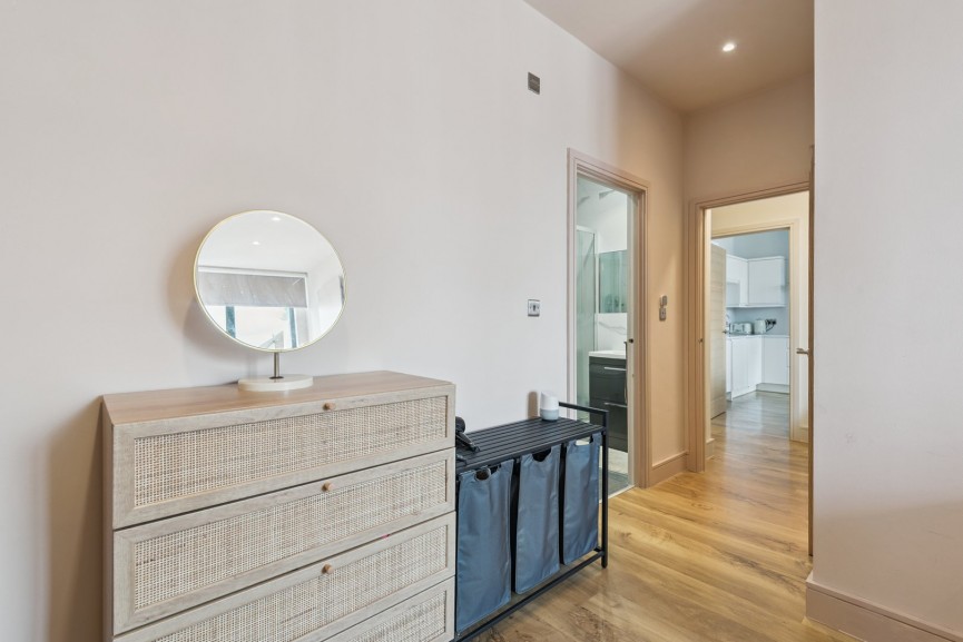 2 bedroom Flat for Sale Brand Street, Hitchin, Hertfordshire