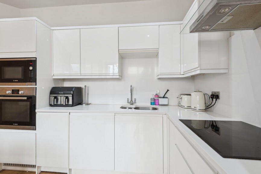 2 bedroom Flat for Sale Brand Street, Hitchin, Hertfordshire