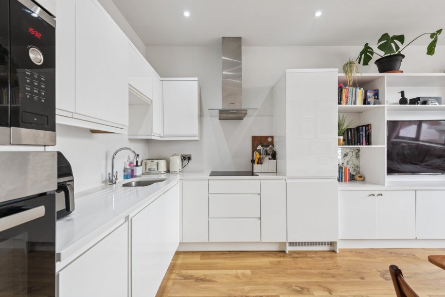 2 bedroom Flat for Sale Brand Street, Hitchin, Hertfordshire