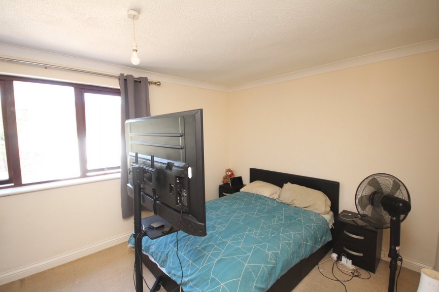 2 bedroom Flat for Sale Norton Way North, Letchworth Garden City, Hertfordshire