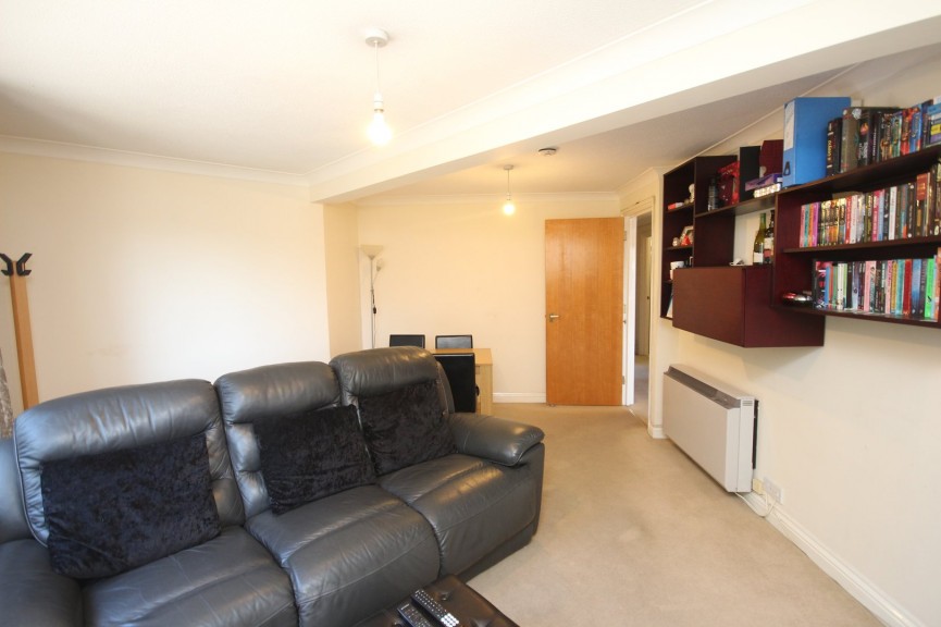 2 bedroom Flat for Sale Norton Way North, Letchworth Garden City, Hertfordshire