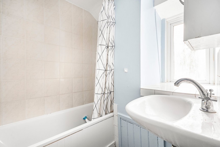 2 bedroom House for Sale Redhall Drive, Hatfield, Hertfordshire