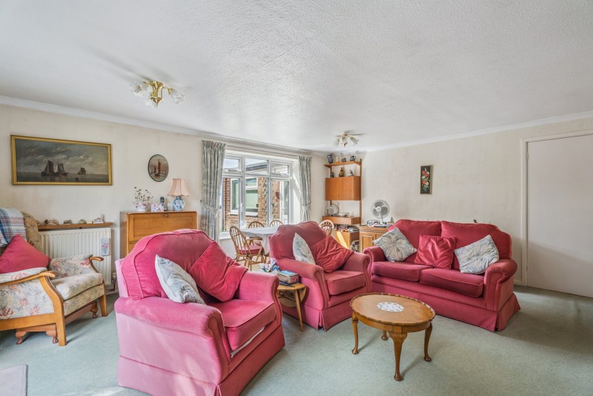 3 bedroom Bungalow for Sale Lavender Way, Hitchin, Hertfordshire