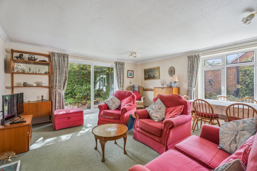 3 bedroom Bungalow for Sale Lavender Way, Hitchin, Hertfordshire