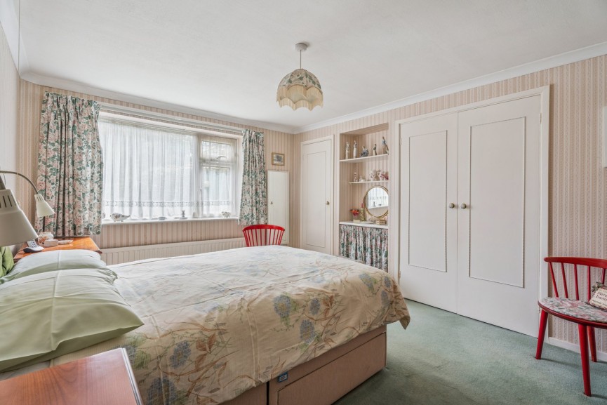 3 bedroom Bungalow for Sale Lavender Way, Hitchin, Hertfordshire