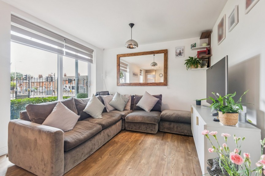 2 bedroom Flat for Sale Allwoods Place, Hitchin, Hertfordshire