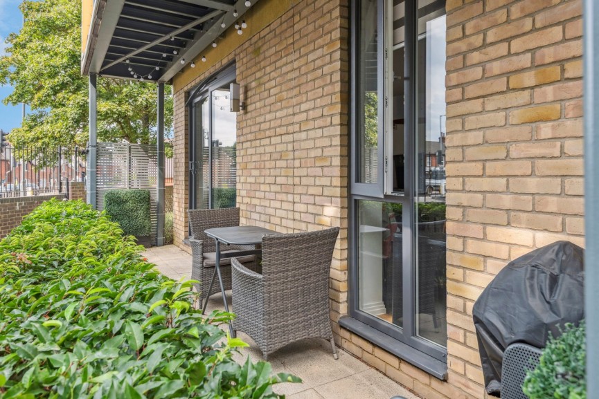 2 bedroom Flat for Sale Allwoods Place, Hitchin, Hertfordshire