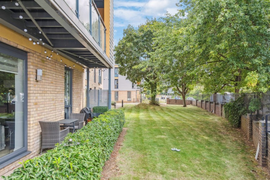2 bedroom Flat for Sale Allwoods Place, Hitchin, Hertfordshire
