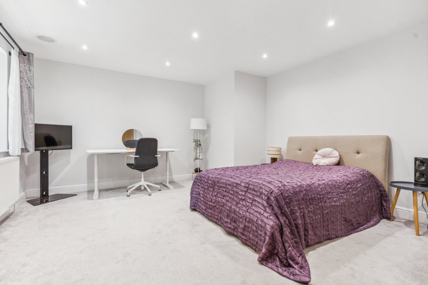 4 bedroom House for Sale Palace Gardens, Royston, Hertfordshire