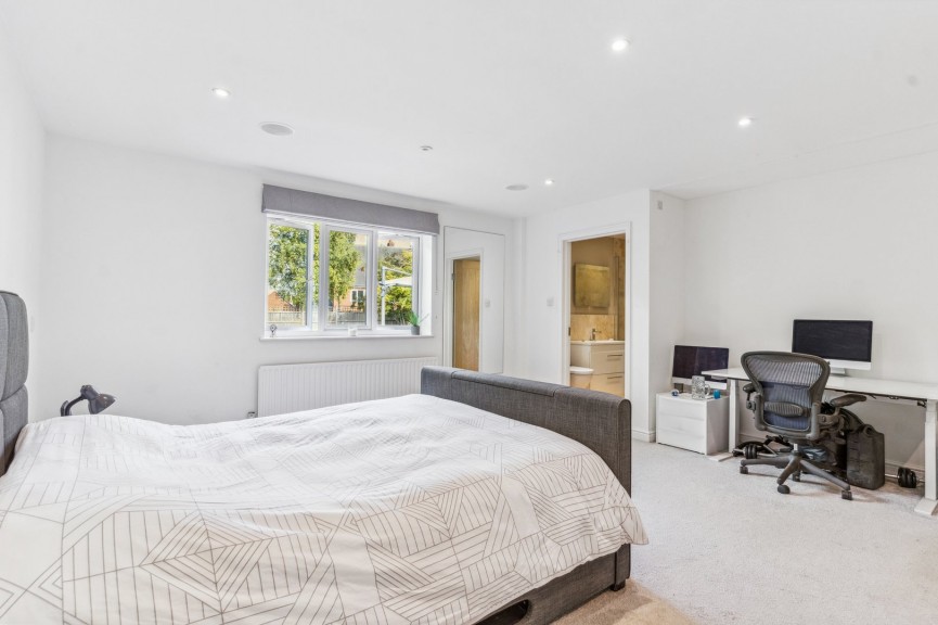 4 bedroom House for Sale Palace Gardens, Royston, Hertfordshire